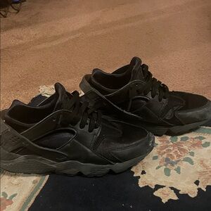 Nike Black huaraches